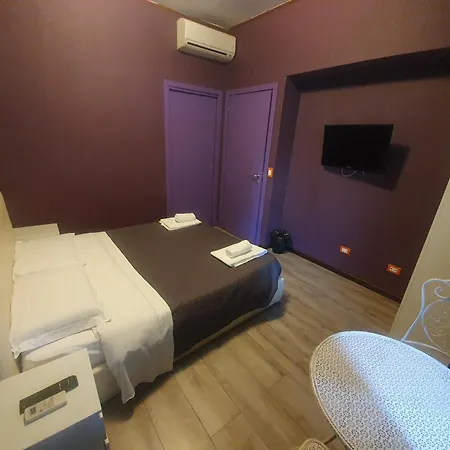 Sira House 2* ميلان